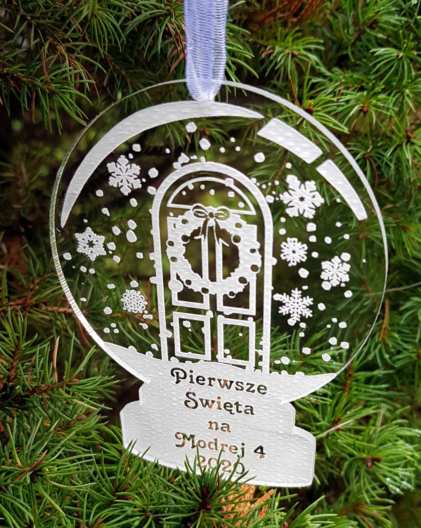 Personalized custom ornament bauble snow globe shape first Christmas married, engaged, bunny, tree ornament decorations Xmas any message