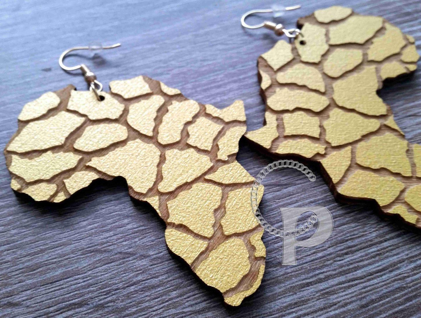 Africa wooden earrings with animal print, African map engraved giraffe pattern gold or silver