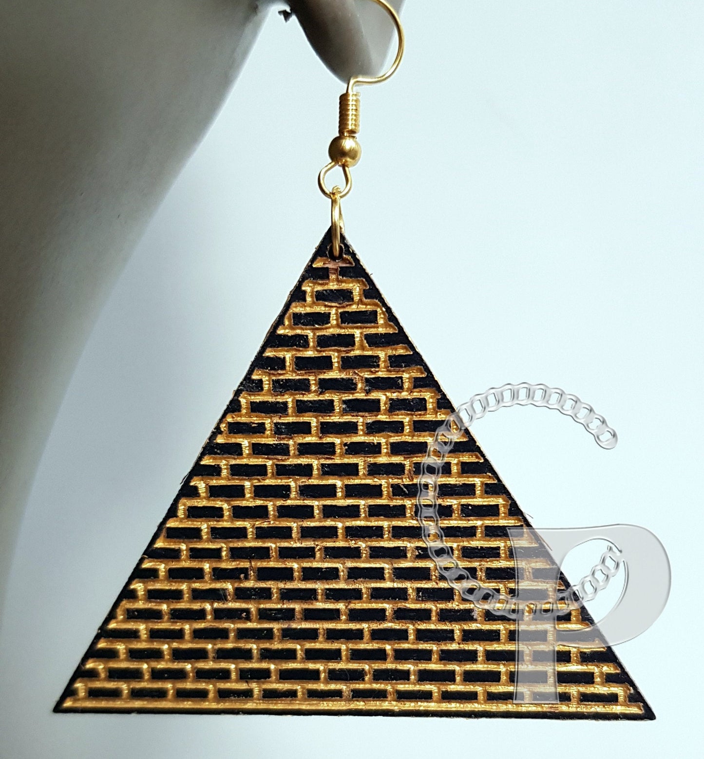 Pyramid shaped wooden engraved earrings black and gold