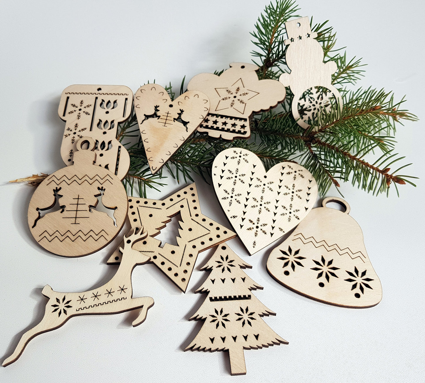 Wooden Christmas ornaments Nordic Scandi simple natural wood crafts decoration 10 pieces wood laser cut