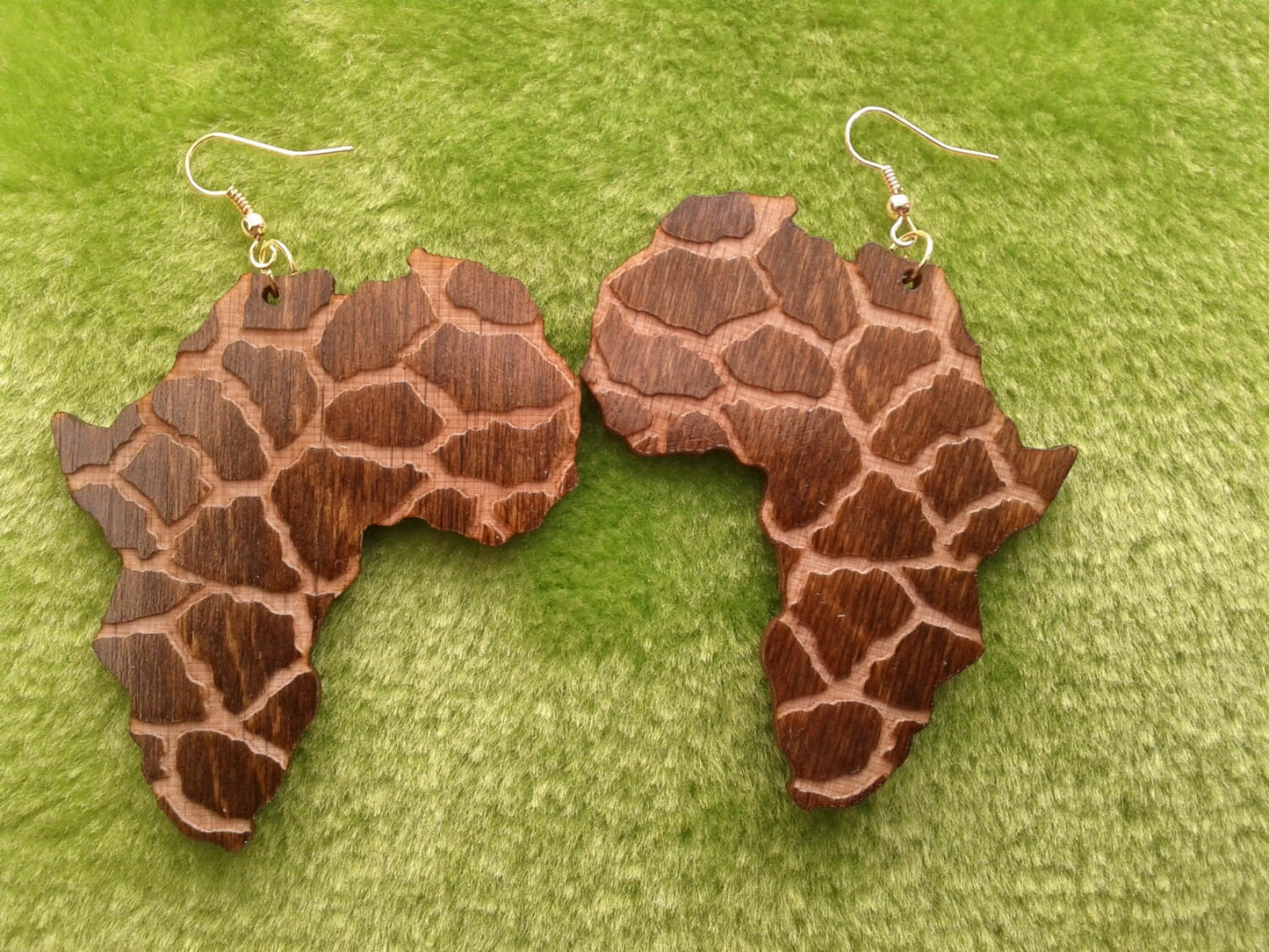 Africa wooden earrings with animal print, African map engraved giraffe pattern