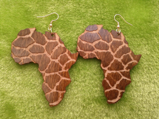 Africa wooden earrings with animal print, African map engraved giraffe pattern