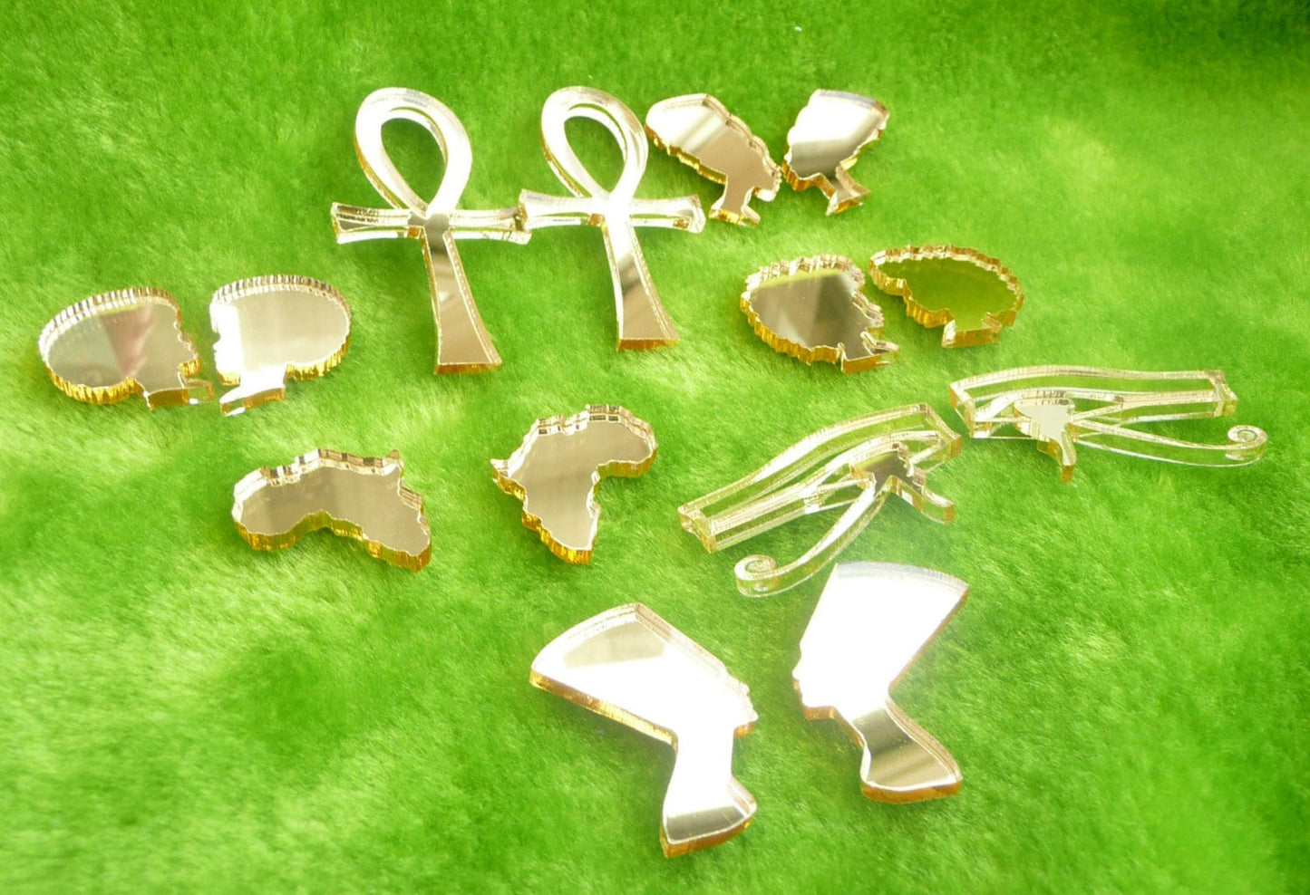 2'' stud earrings gold mirror acrylic Afro, Nefertiti, Africa